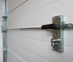 Golden Locksmith Services Moreno Valley, CA 951-382-0970 - 9-Garage-Door-Locks